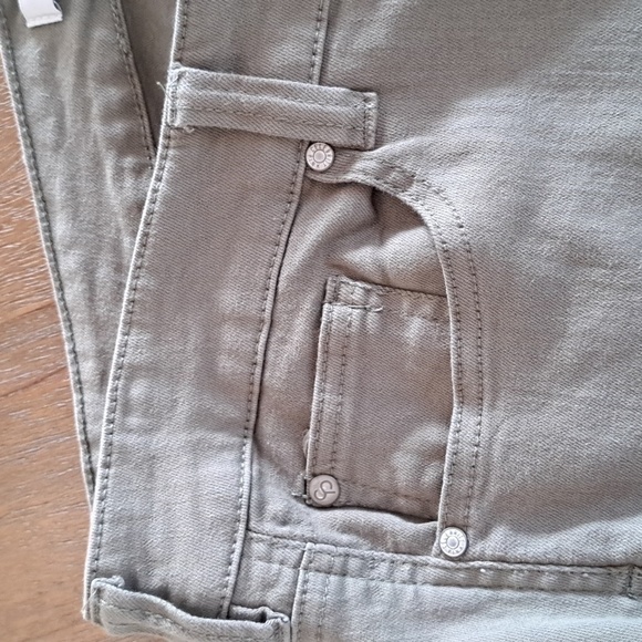 Celebrity Pink Mid Rise Ankle Skinny Jean - Color: Green Tea - Size: 18 - Picture 3 of 4